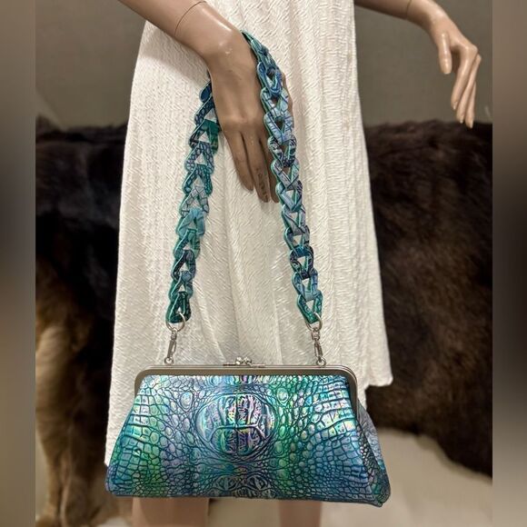 Iridescent Croc-Embossed Leather Handmade Kisslock Baguette Bag/Multi Use Style - Picture 5 of 16